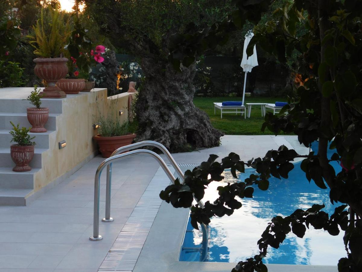 Orea Superior Rooms Kypseli Exterior photo