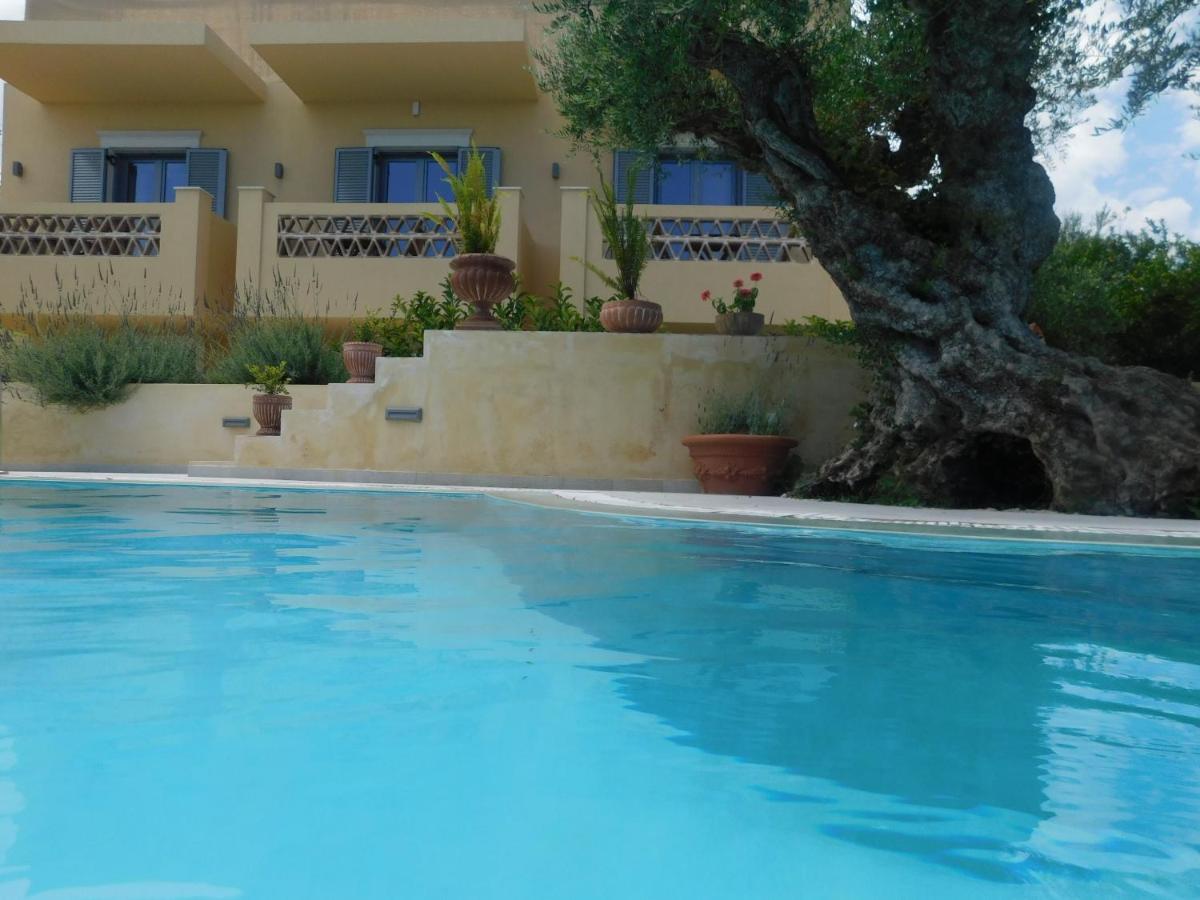 Orea Superior Rooms Kypseli Exterior photo